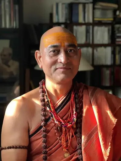 Swami Tyagrajananda Saraswati Ji teaching Advanced Hatha Yoga